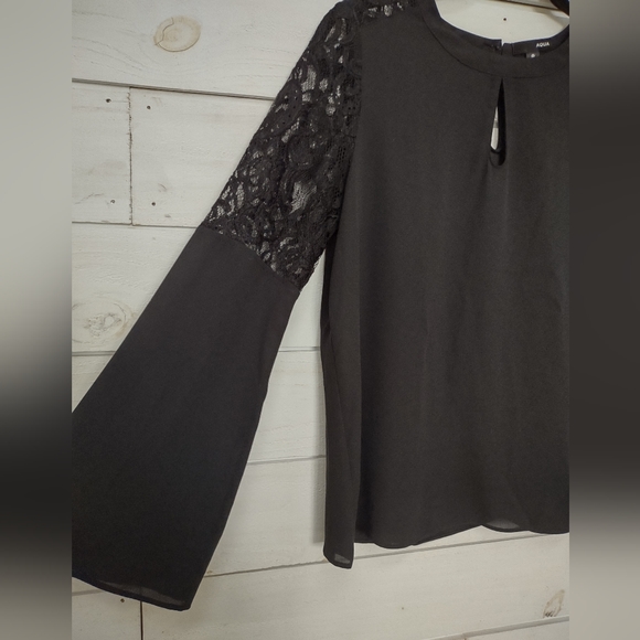 AQUA top lace and bell sleeves - Picture 2 of 5